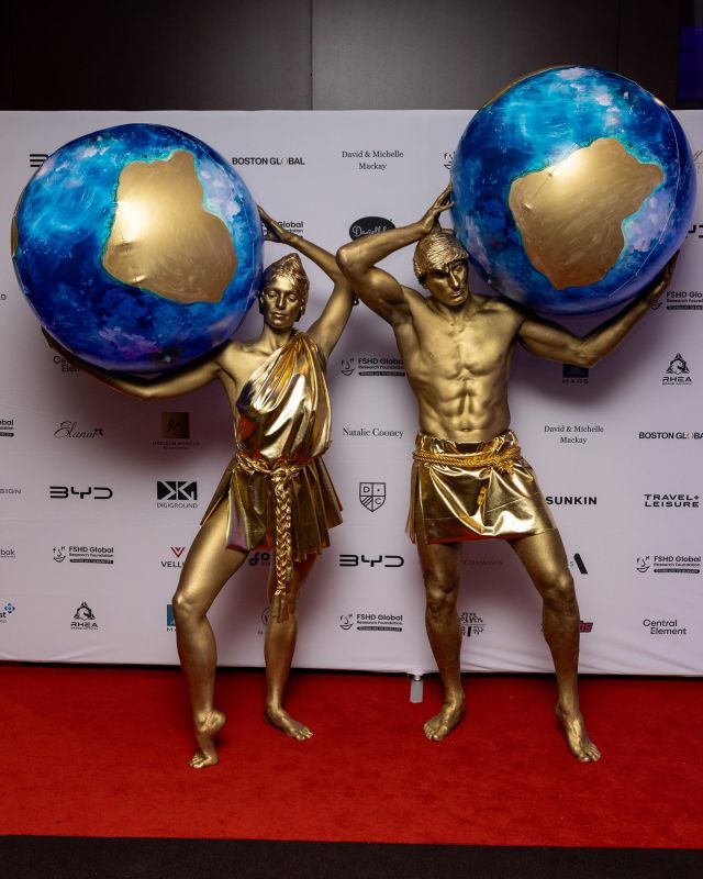 #gold #world #humanstatues